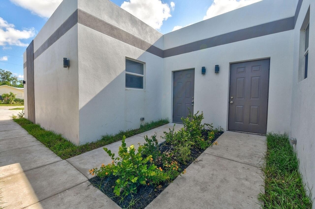 1177 Ac Evans Street - Photo 0