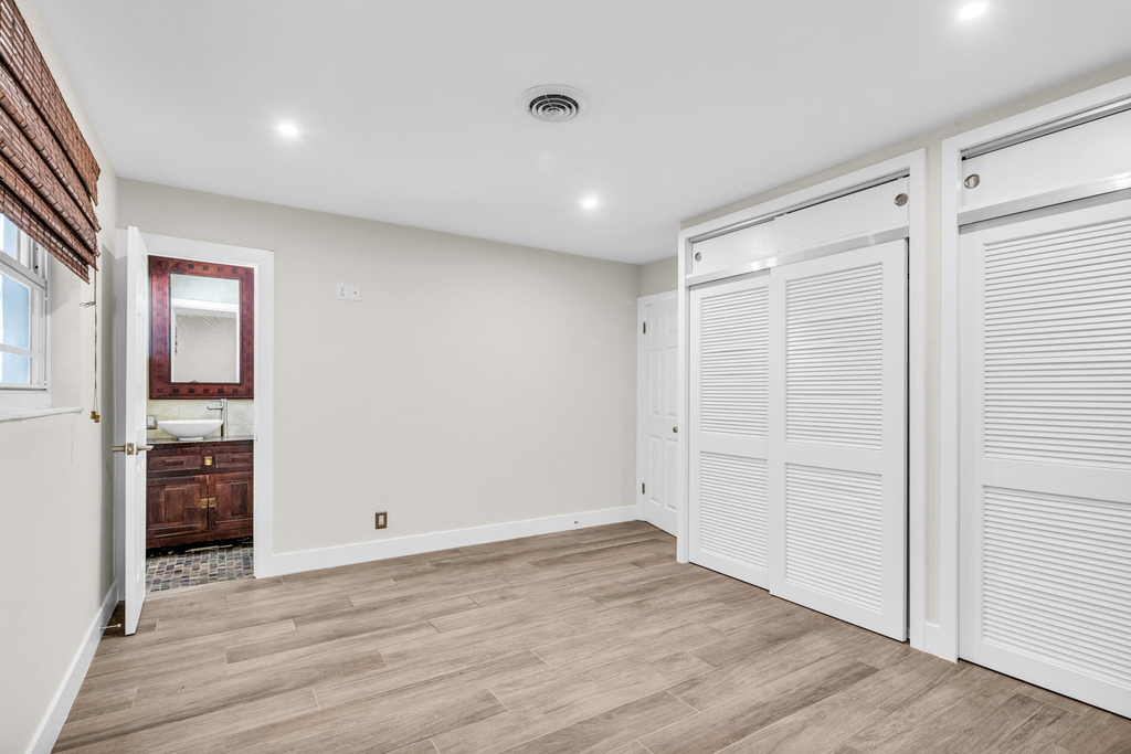 921 Se 15th Court - Photo 22