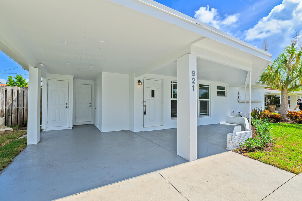 921 Se 15th Court - Photo 3