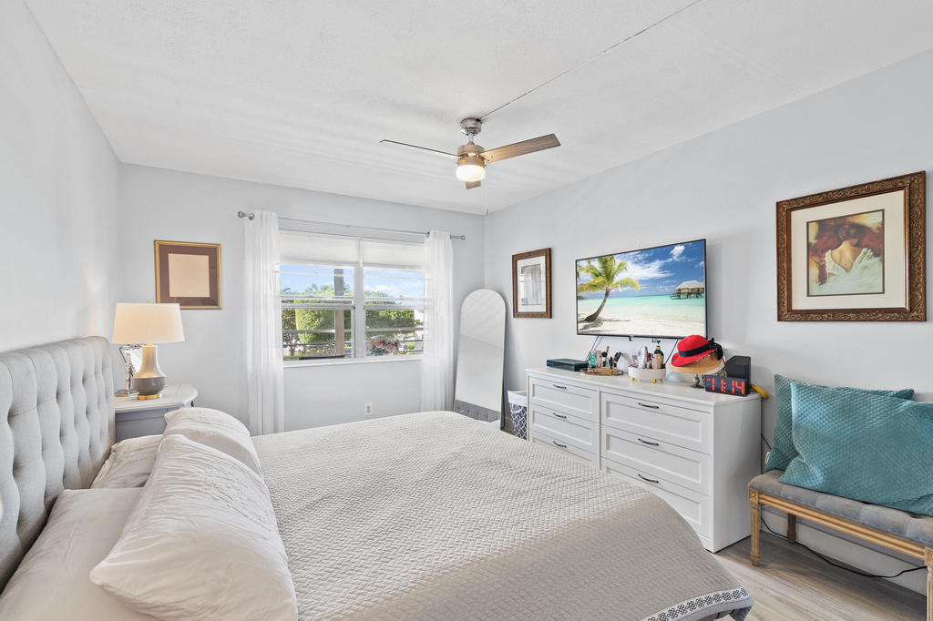 4064 Cornwall D - Photo 15