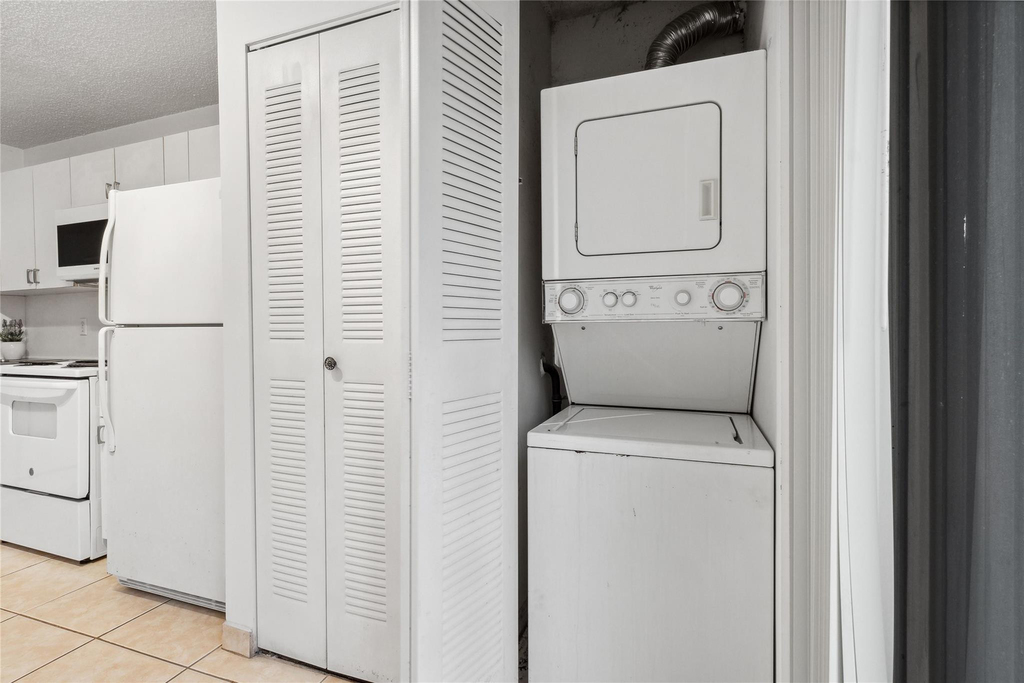 2173 Nw 78th Avenue - Photo 4