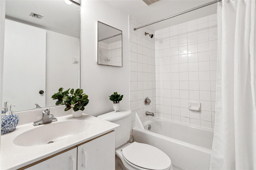 2173 Nw 78th Avenue - Photo 10