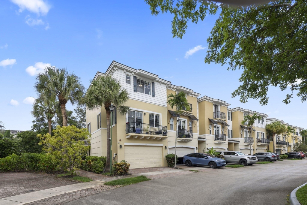 616 Nw 38th Circle - Photo 1