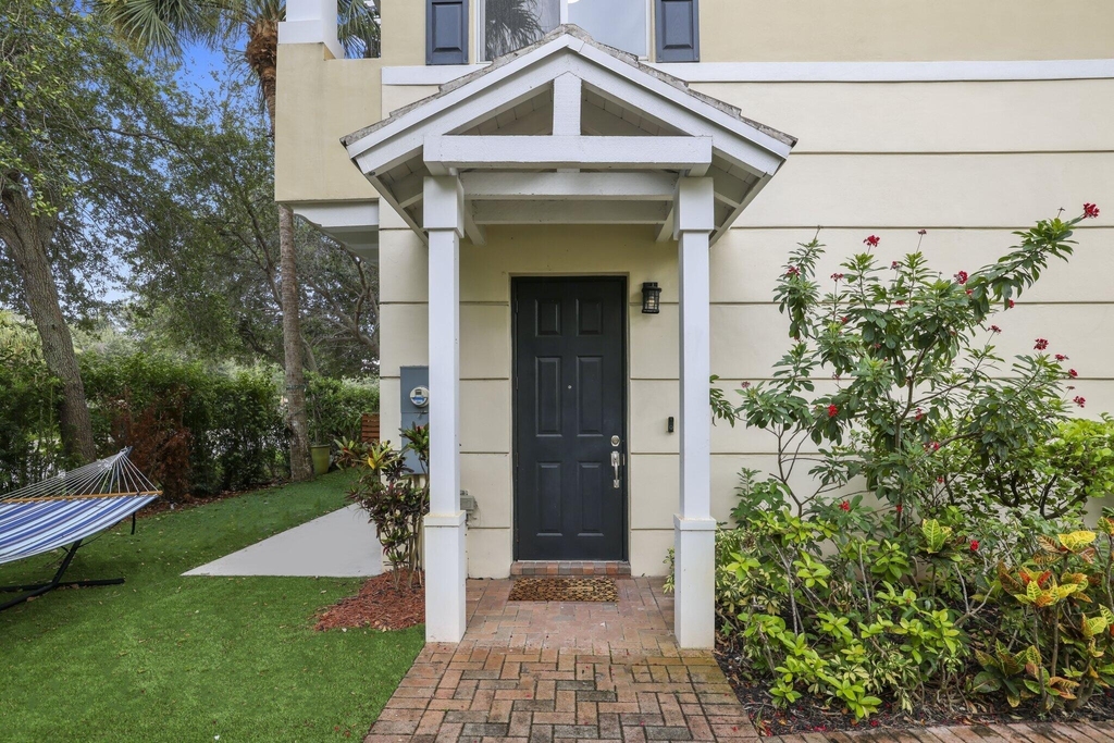 616 Nw 38th Circle - Photo 2