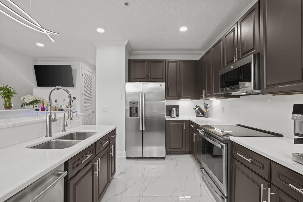 616 Nw 38th Circle - Photo 21