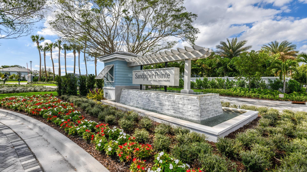 558 Sanderling Circle - Photo 0