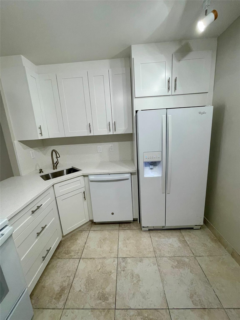 801 Three Islands Boulevard - Photo 11