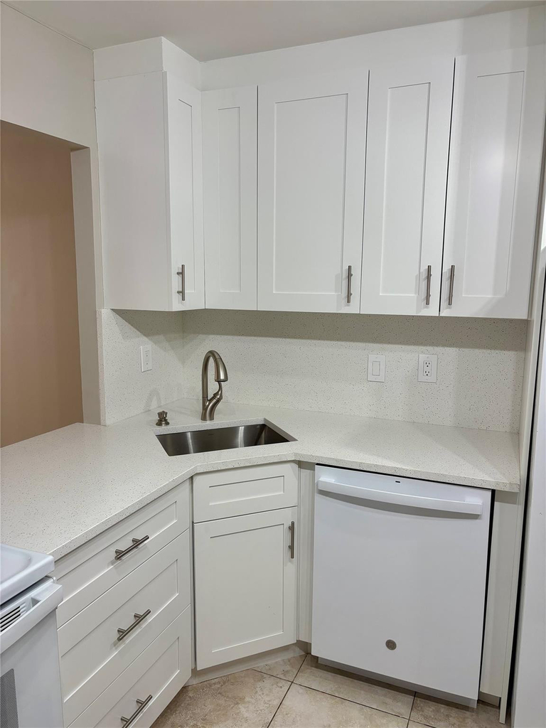 801 Three Islands Boulevard - Photo 9