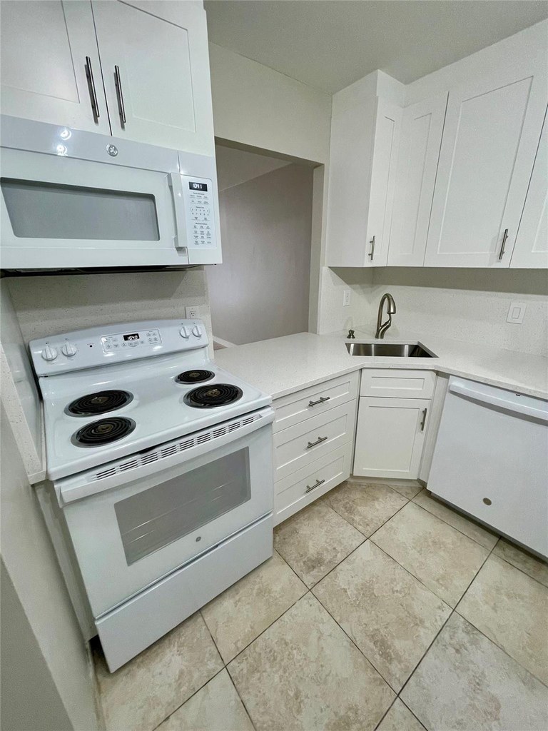 801 Three Islands Boulevard - Photo 7