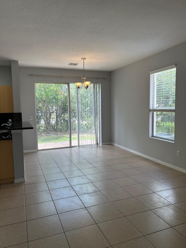 1412 Seminole Palms Drive - Photo 3