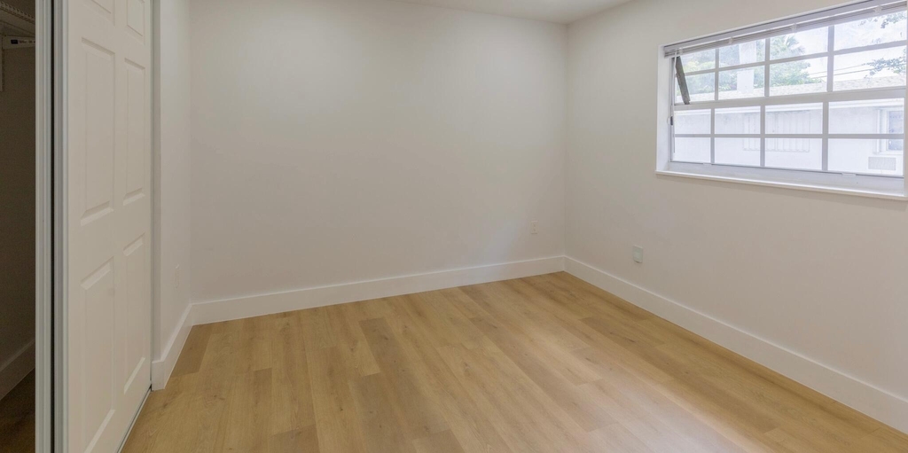 2921 Nw 11th Street - Photo 3