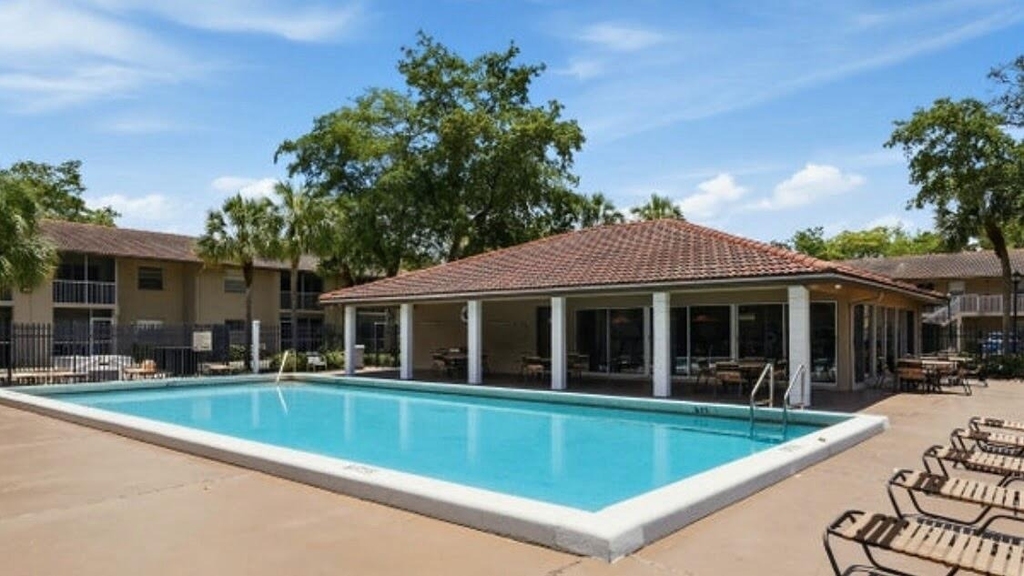 8820 Royal Palm Boulevard - Photo 25