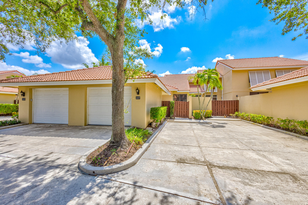 227 Old Meadow Way - Photo 1
