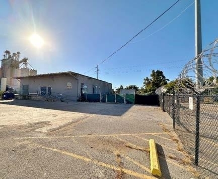 1210 Nw 4th Street - Photo 3