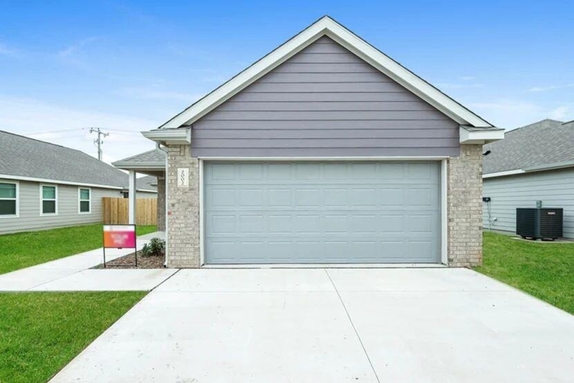 2002 Redwood Lane - Photo 1