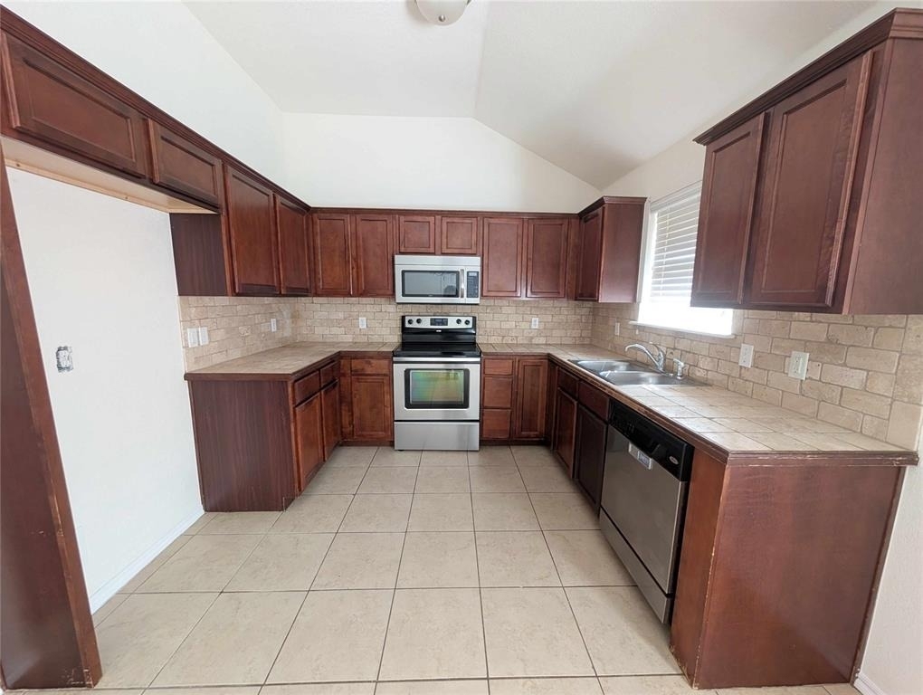 2244 Nw 199th Street - Photo 5