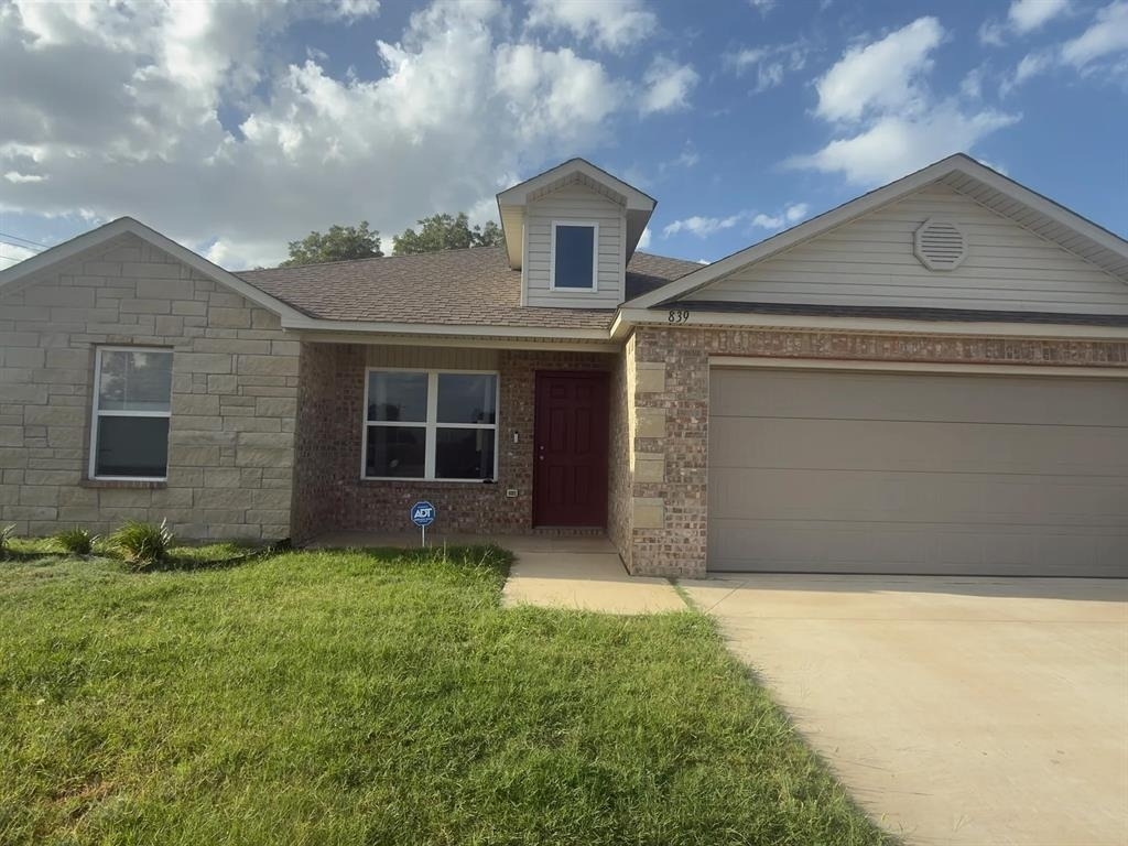 839 W Judy Drive - Photo 0