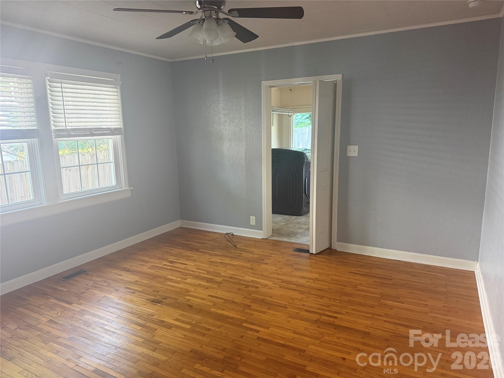 512 W 8th Avenue - Photo 8