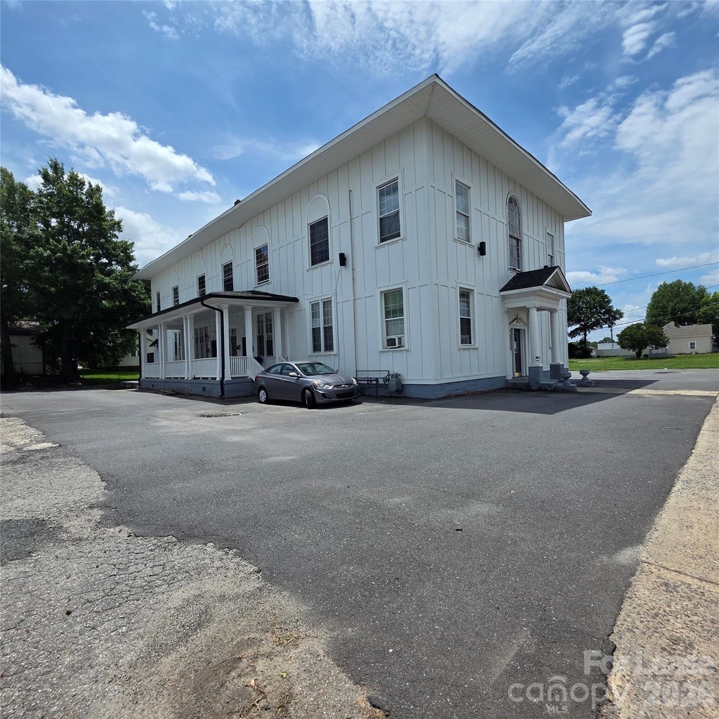 1909 E Ozark Avenue - Photo 0