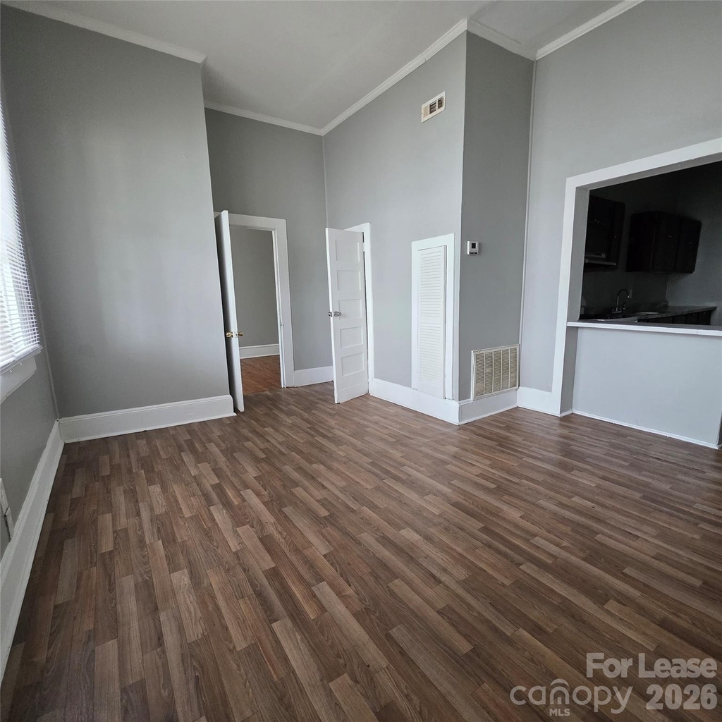 1909 E Ozark Avenue - Photo 2
