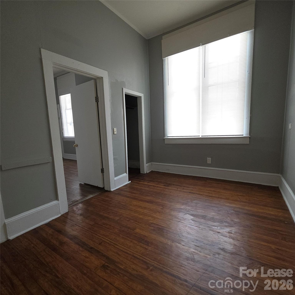 1909 E Ozark Avenue - Photo 4