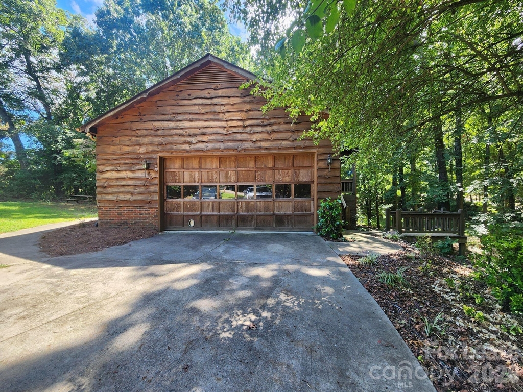 9000 Oakridge Drive - Photo 1