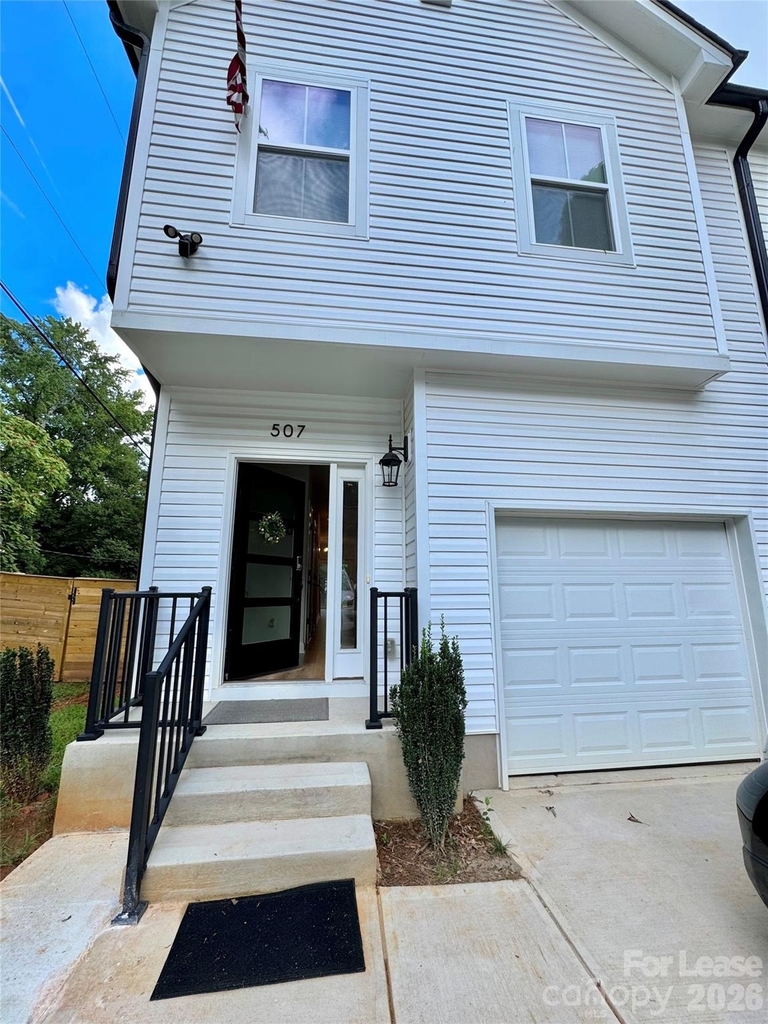 507 Greenwood Drive - Photo 1