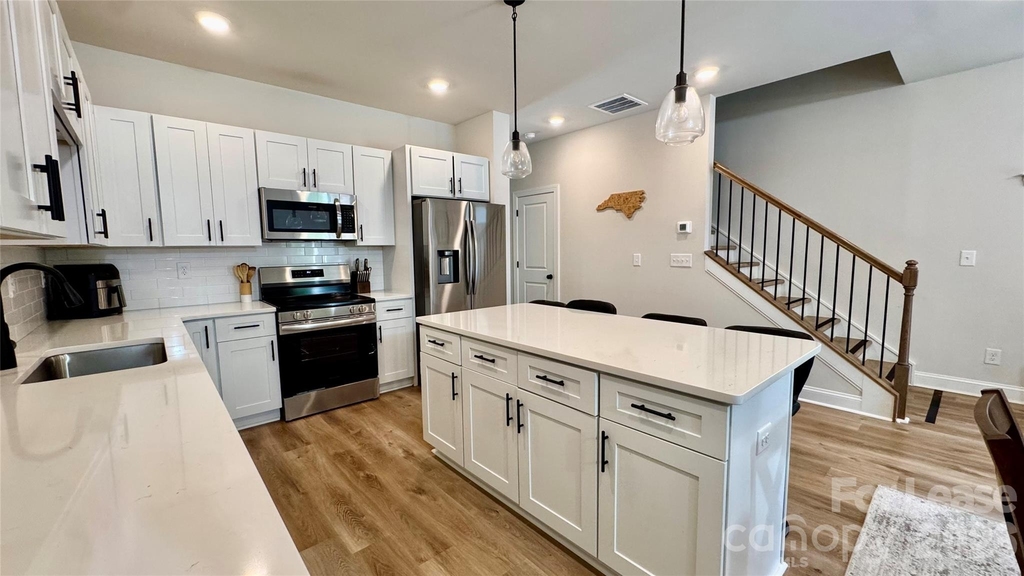 507 Greenwood Drive - Photo 4