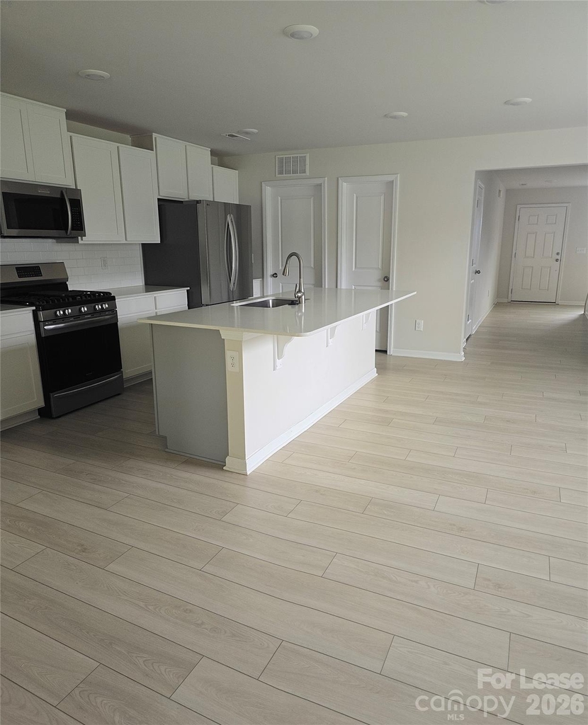 223 Brentwood Drive - Photo 2