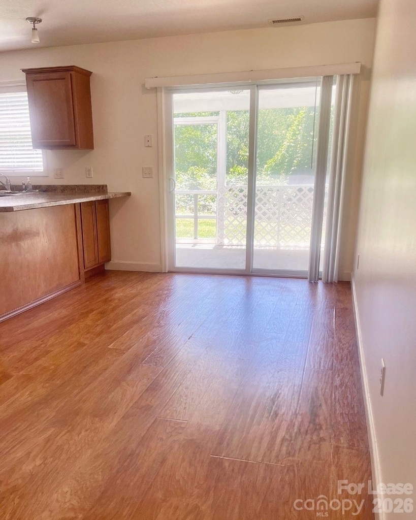 25 Meredith Drive - Photo 2