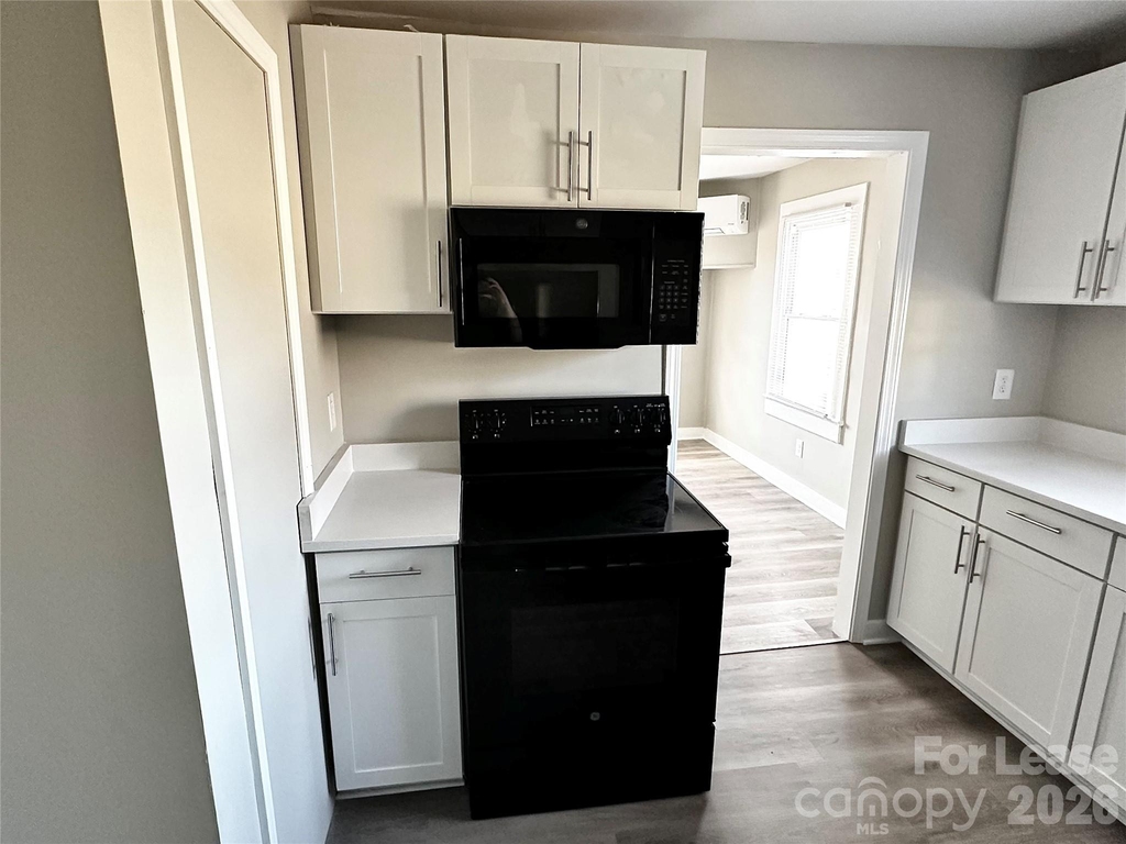 920 Holt Street - Photo 1