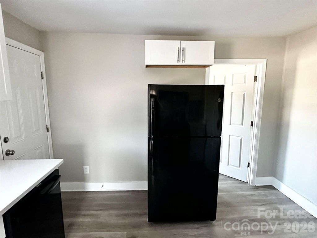 920 Holt Street - Photo 2