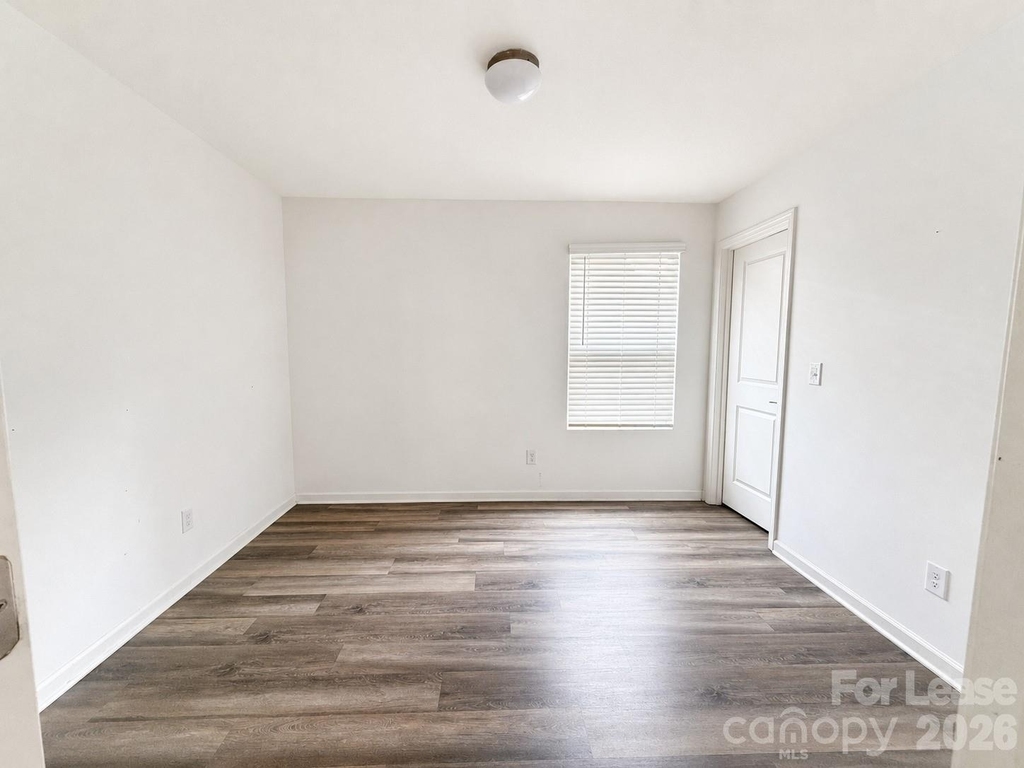 3220 Capitol Drive - Photo 6