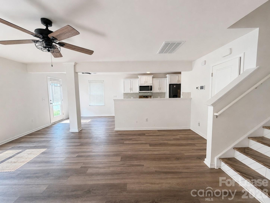 3220 Capitol Drive - Photo 5