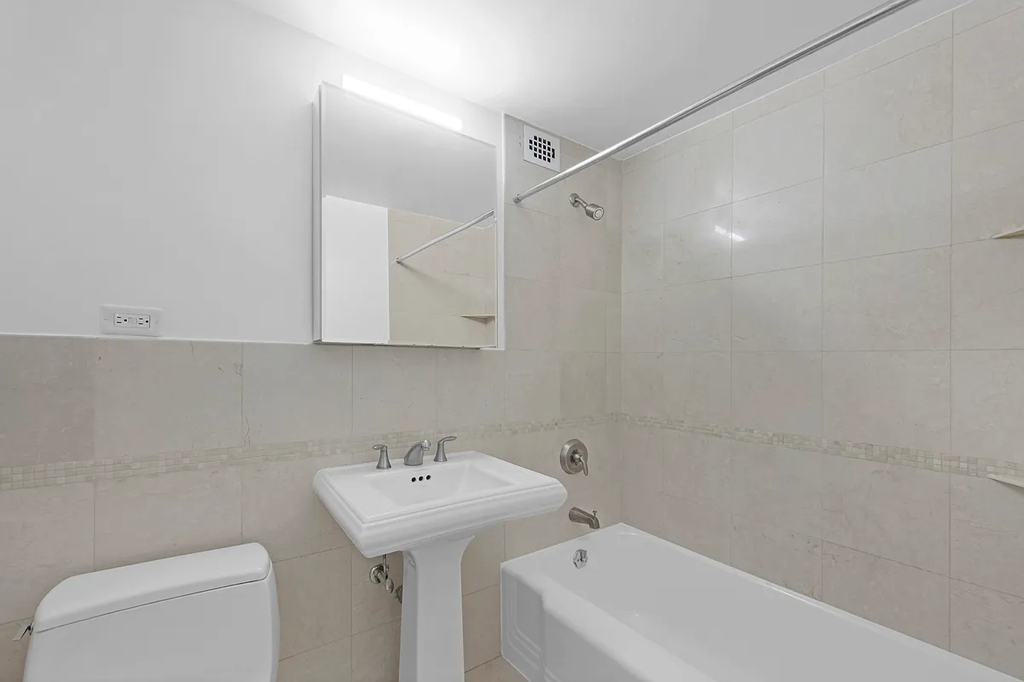 37th st and Park Avenue - Photo 5