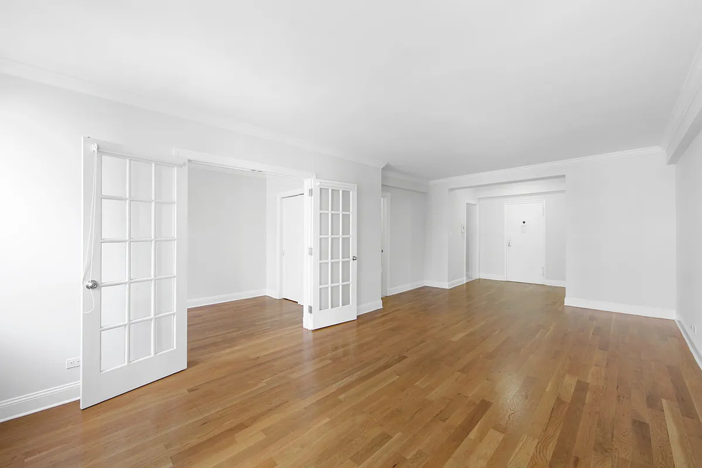 37th st and Park Avenue - Photo 4