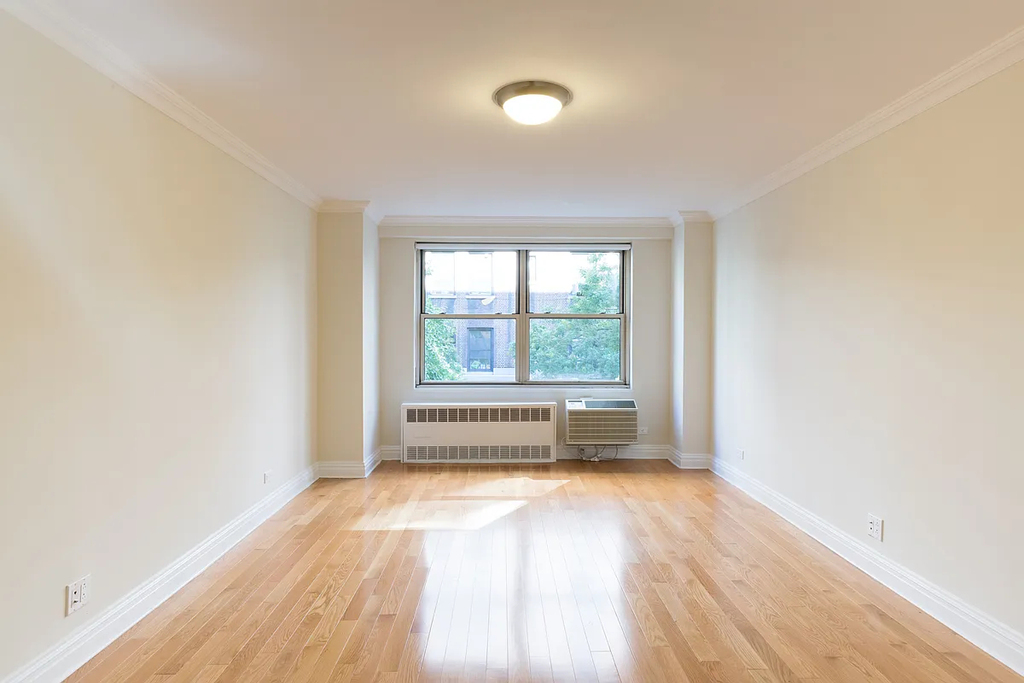 West 89th Street - Photo 0
