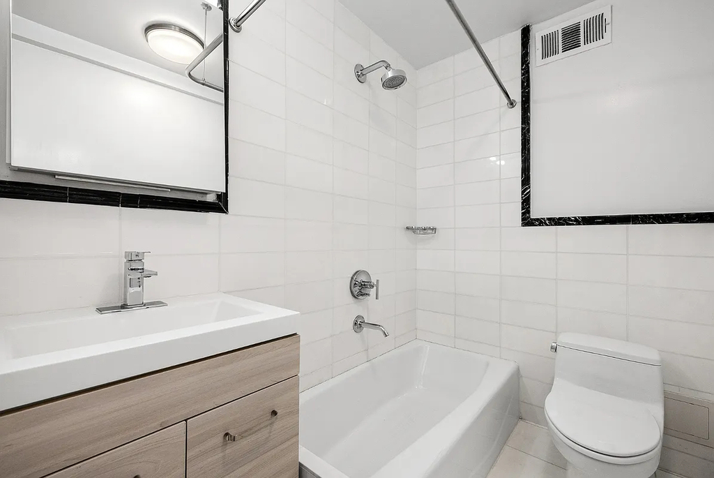 West 89th Street - Photo 3