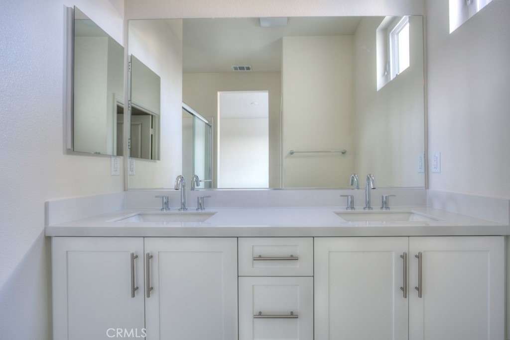 11454 Artesia - Photo 26