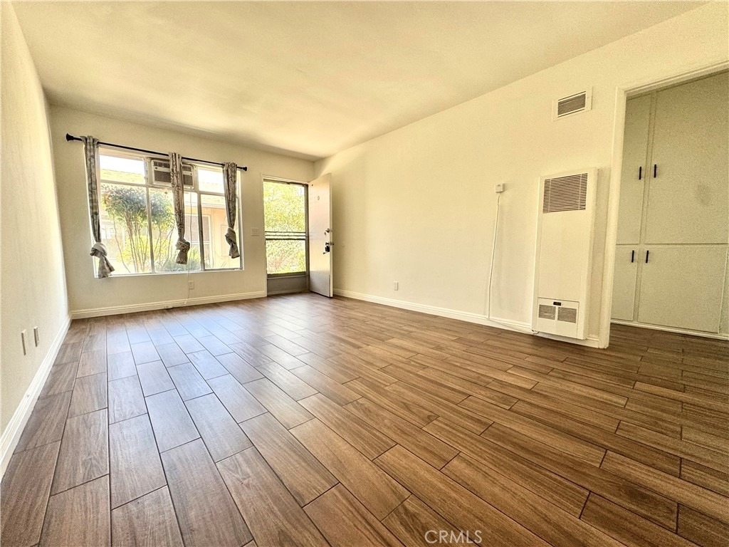 233 S Baldwin Avenue - Photo 11