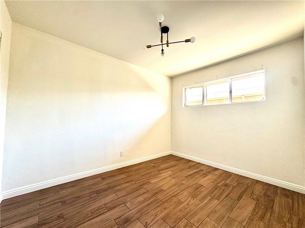 233 S Baldwin Avenue - Photo 9