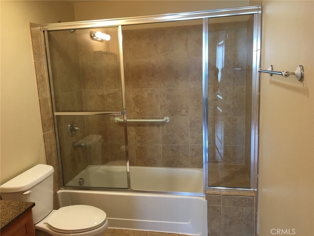 15435 Vanowen - Photo 5