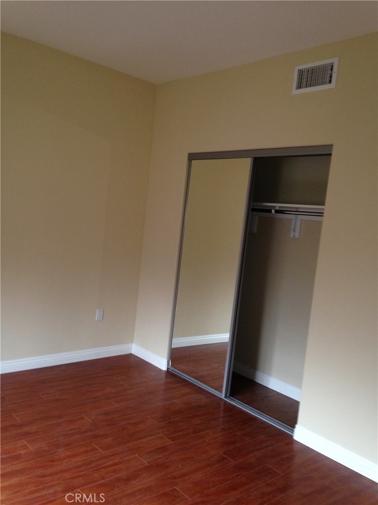 15435 Vanowen - Photo 4