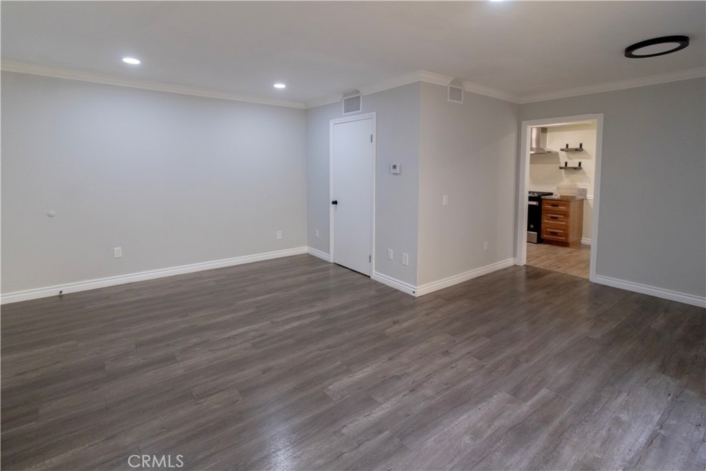13540 Hubbard - Photo 2