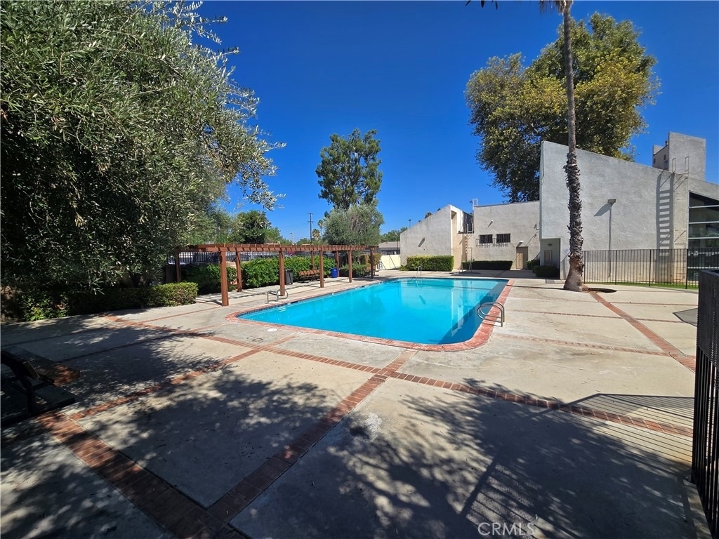 7641 Reseda - Photo 2