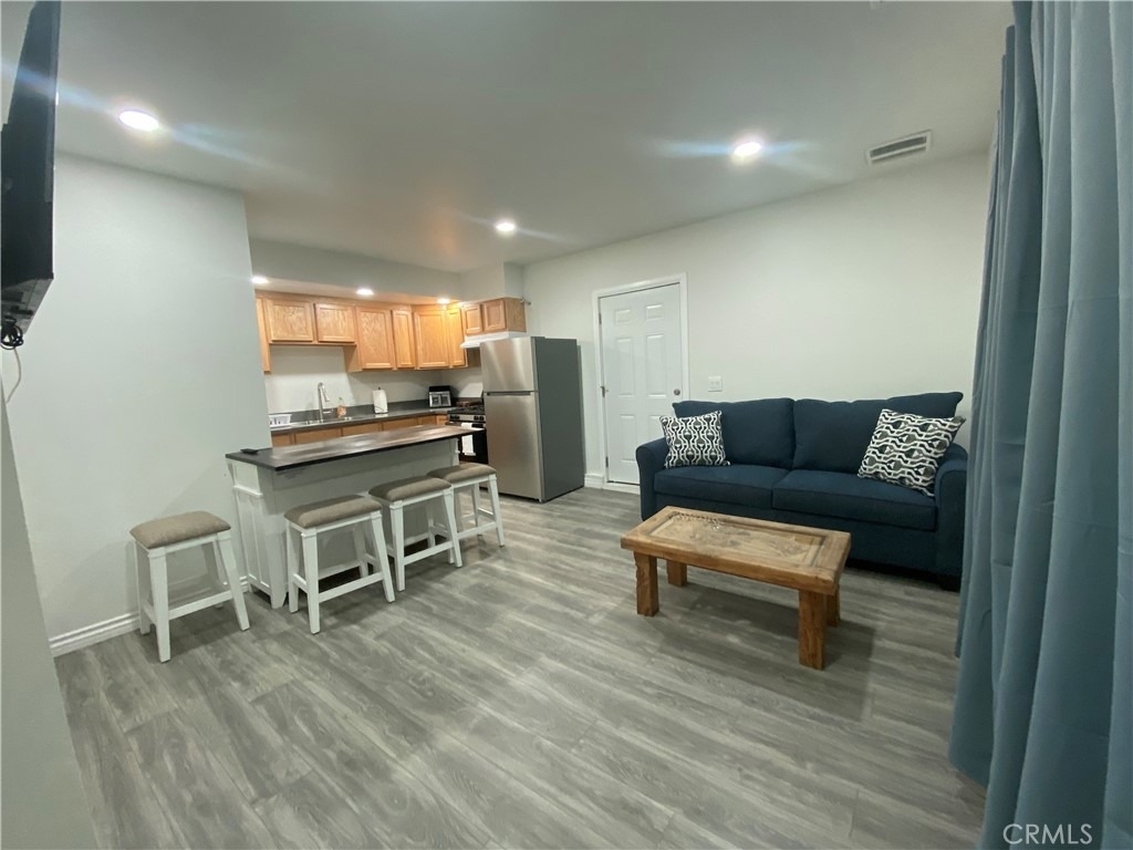 10059 Woodale Avenue - Photo 5