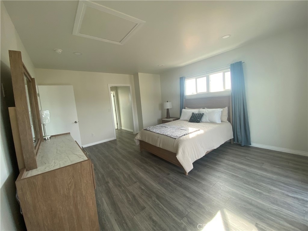 10059 Woodale Avenue - Photo 8