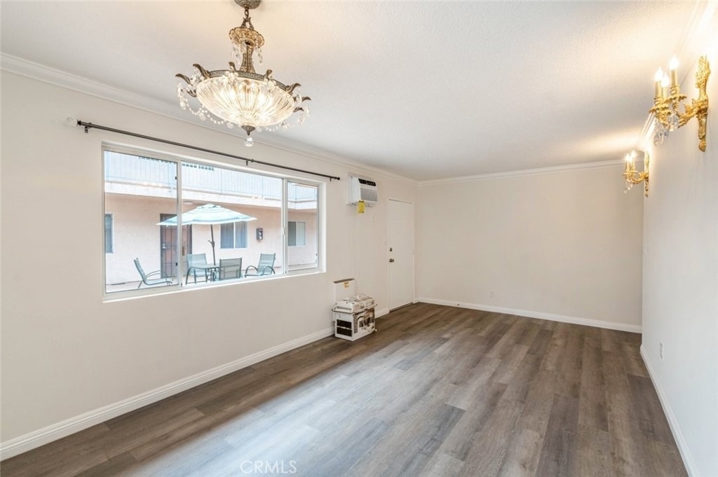 6520 Shirley Avenue - Photo 5