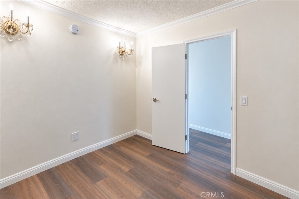6520 Shirley Avenue - Photo 13
