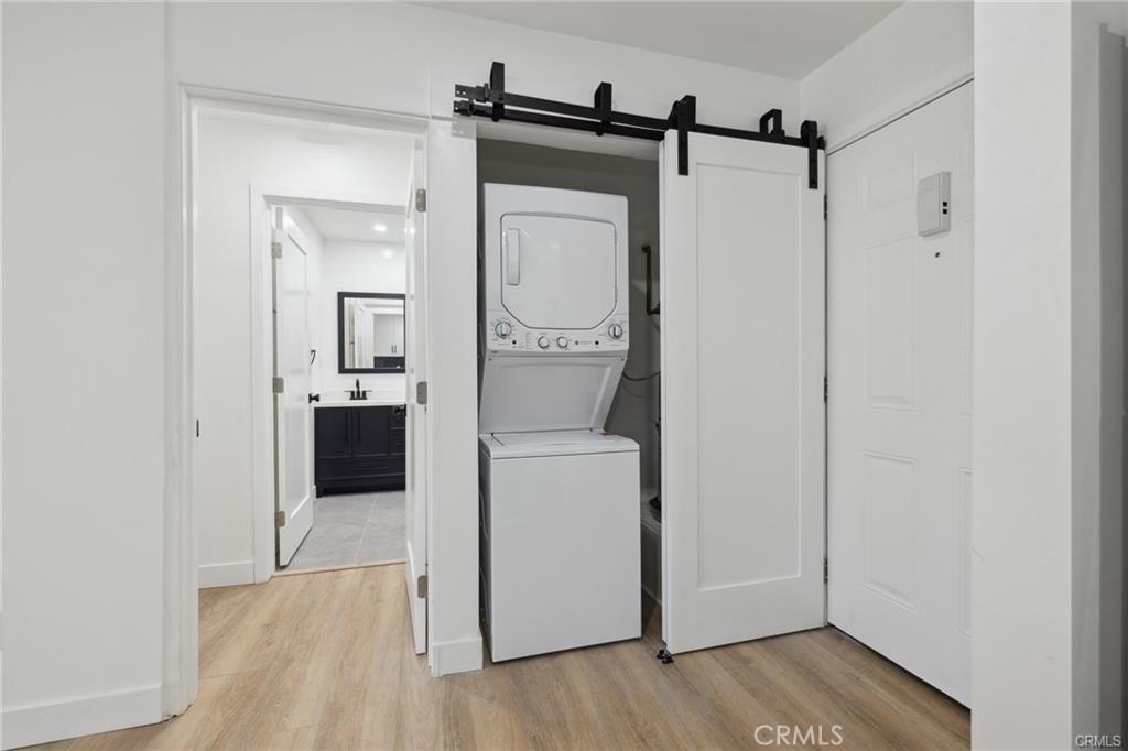 17000 Burbank Boulevard - Photo 5